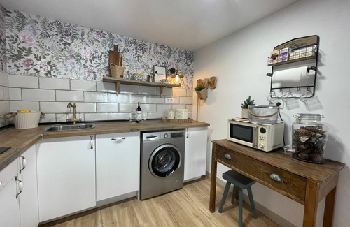 Villanua Apartment | Cozy Mountain Apartment in Central Villanúa – Sleeps 4, Fully Renovated