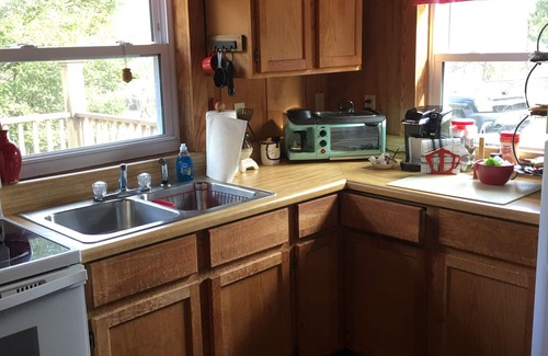 Saluda Cabin | Cozy Mountain Cabin and Barn Get Away