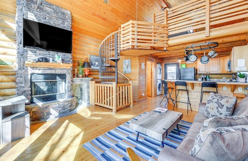 Jackson Condo | Cozy Mountain Condo Across From Snow King Ski Mtn!