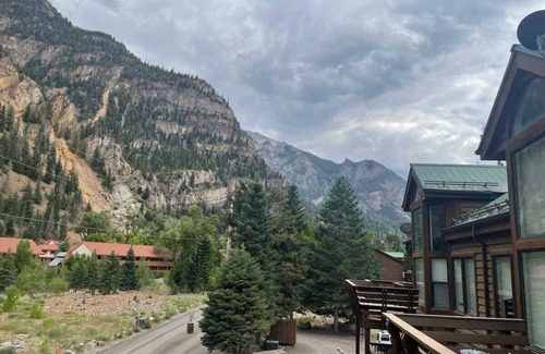 Ouray House | Cozy Mountain Escape 2-Bedroom Townhome in Beautiful Ouray