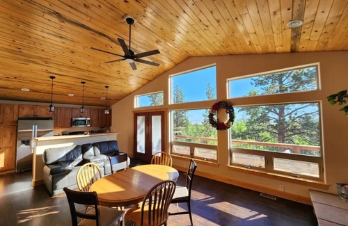 Hartsel House | COZY MOUNTAIN HOME GETAWAY