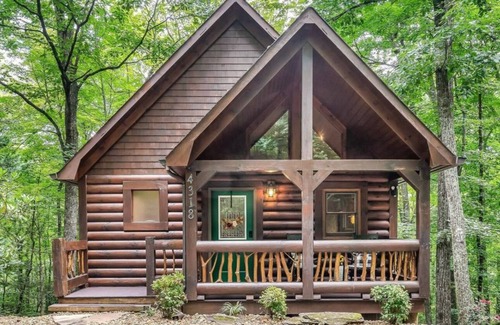 Wears Valley Cabin | Cozy Mountain Retreat 5 Min from Smokies Entrance.