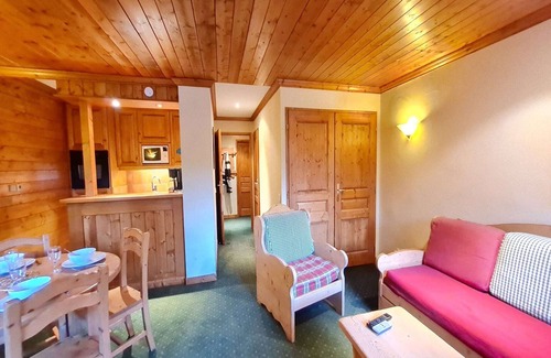 Les Deux Alpes Apartment | Cozy Mountain Stay for 4 guests