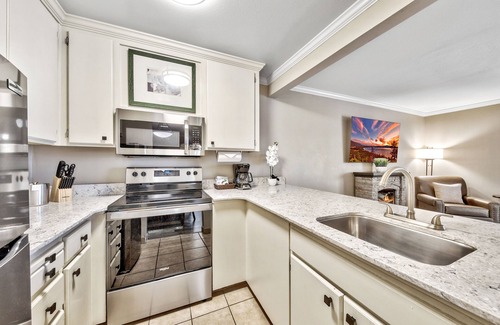 South Lake Tahoe Condo | Cozy Mountain Retreat | Close to Ski lifts