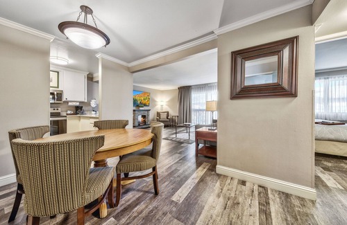 South Lake Tahoe Condo | Cozy Mountain Retreat | Close to Ski lifts
