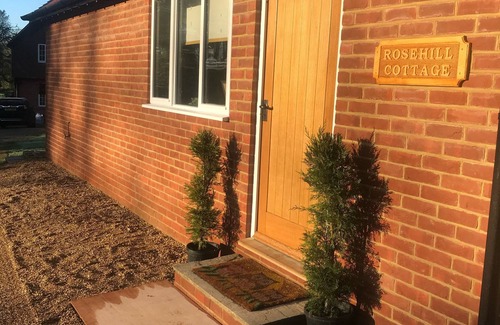 Ticehurst Cottage | Cozy Nature Retreat & Holistic Treatments