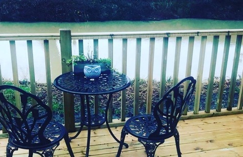 Ticehurst Cottage | Cozy Nature Retreat & Holistic Treatments