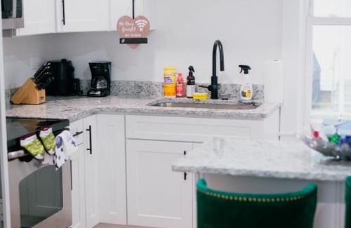 Kannapolis House | Cozy Nest Cottage