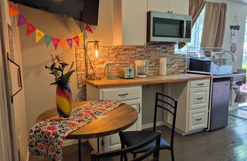 Saint Cloud Cottage | Cozy new cottage in fantastic St. Cloud with WiFi, AC