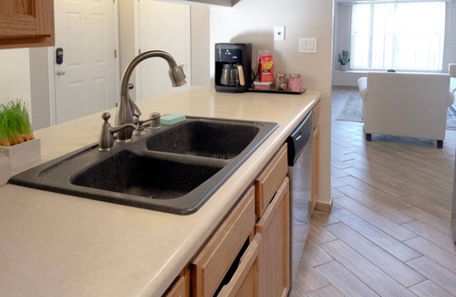 Taylor Ranch House | Cozy newly remodeled CasitaNM 3 bedroom 2 bath