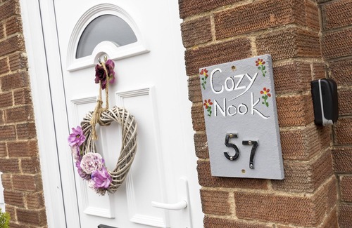 Oakham House | Cozy Nook Cottage - Sleeps 4, Garden & Parking