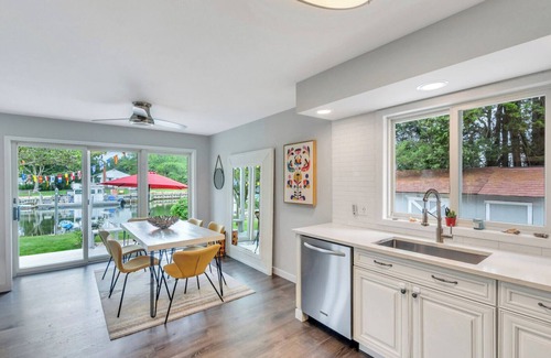Southold House | Cozy North Fork Home with Direct Water Access, Private Dock, Close to Wineries