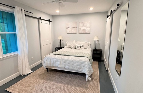 Raleigh House | Cozy North Raleigh Guest House - near RDU, DTR, + major Hospitals