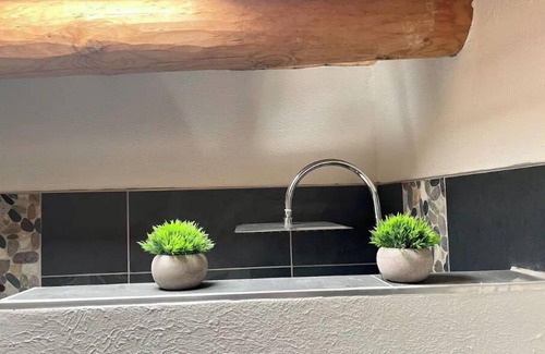 Alamedan Valley House | Cozy North Valley Casita