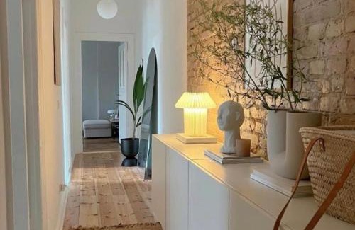 Bedford Park Apartment | Cozy NYC Urban Stay