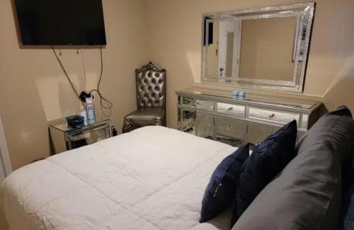 Garden City Hotel | Cozy Oak Street luxury stay