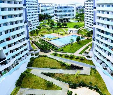 Matandang Balara Apartment | Cozy Oasis, Mountain + Skyline View, Free Pool