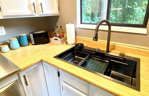 Campbell River Apartment | Cozy Ocean View Carriage Home
