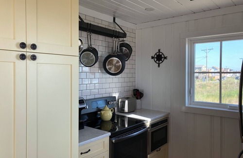 Sea Retreat House | Cozy Oceanfront Cottage with Lovely Ocean Views!