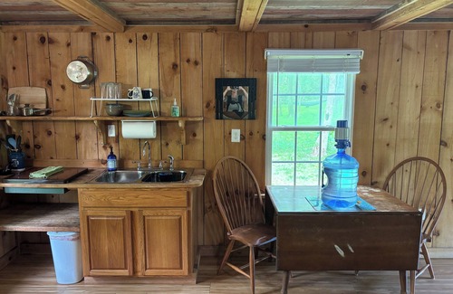 Monroe Cabin | Cozy Off Grid Cabin near the Blueridge Parkway and Appalachian Trail.