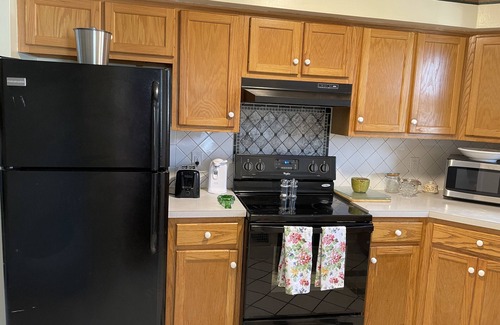 Kingsport House | Cozy on Carolina