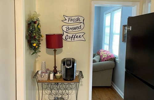 Kingsport House | Cozy on Carolina