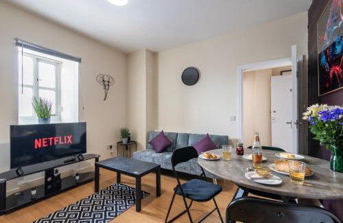Adamsdown Apartment | Cozy One Bedroom - Cardiff City Centre Apartment