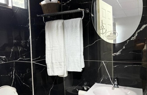 Sonsonate Hotel | cozy one bedroom close to beaches and restaurants.