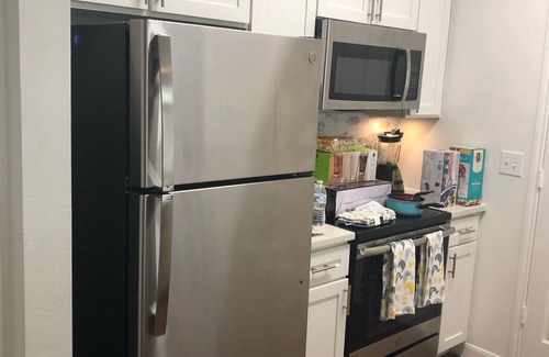 Kingwood Apartment | Cozy one bedroom + .Full bathroom + living & Dining area
