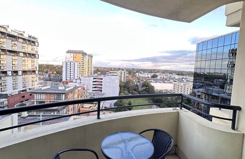 Parramatta Apartment | Cozy one bedroom in Parramatta Pool|Spa|Dine