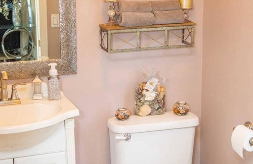 Meriden House | Cozy One Bedroom in Residential Home