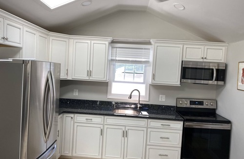West Chatham Cottage | Cozy one bedroom on White pond (Must bring your own linens)