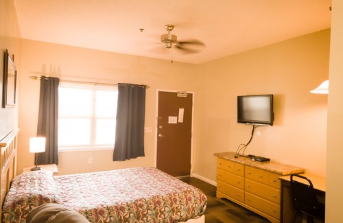 Centre Hotel | Cozy Outdoor Lodge By Lake
