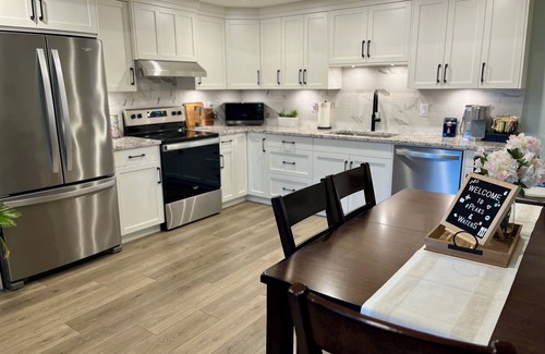 Harrison Mills House | Cozy Peaks & Waters: family-friendly, kitchen, near golf, hiking & fishing