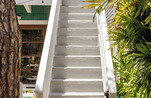 Peninsula Cottage | Cozy Peninsula Beach Cottage for two - steps to the sand