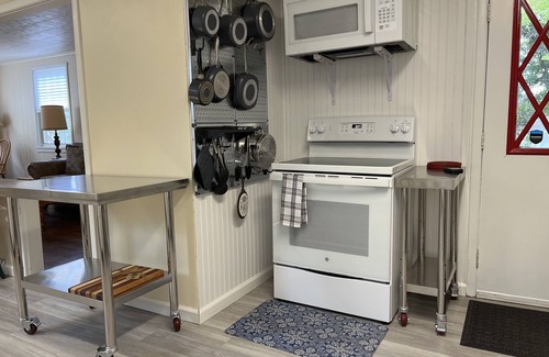 Berlin House | Cozy pet friendly (dogs) 2 Bedroom House in Berlin's Norwegian Village