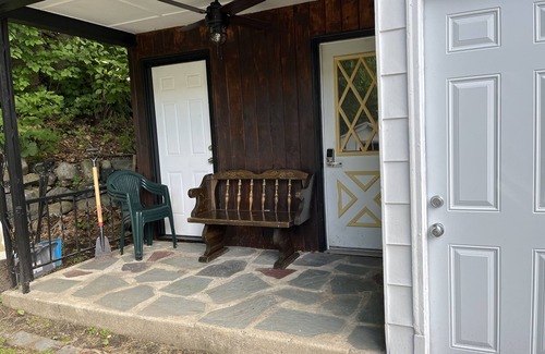 Berlin House | Cozy pet friendly (dogs) 2 Bedroom House in Berlin's Norwegian Village