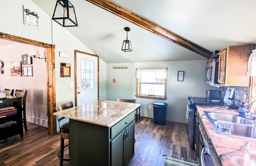 Rogers City Other | Cozy, pet-friendly farm wrapped in nature's warm quilt of fall fireworks