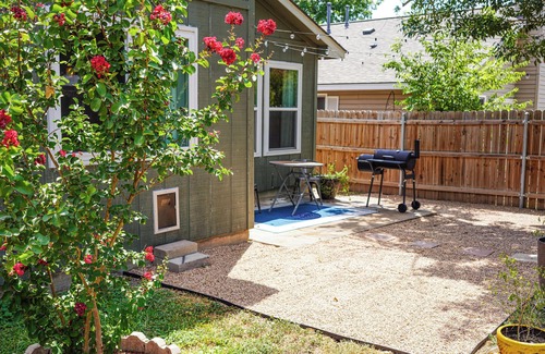 Copperfield House | Cozy pet friendly home, walking distance from the Walnut Creek Greenbelt!