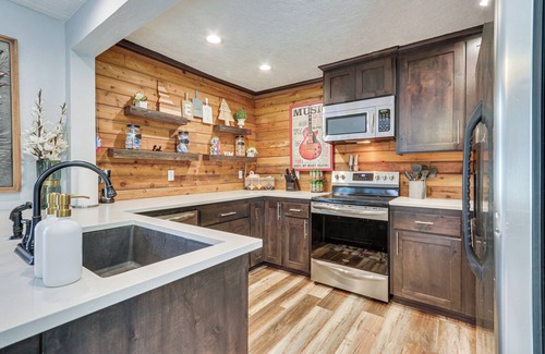 Coeur d'Alene Cottage | Cozy Pet-Friendly Coeur d'Alene Lake Cottage!