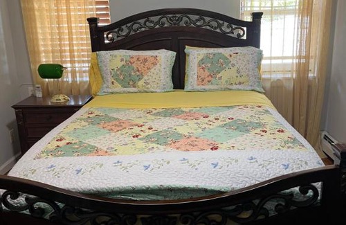 Canarsie House | Cozy Place