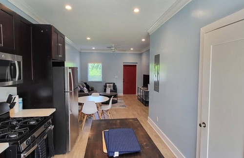 Adelaide Apartment | Cozy place with 24Hrs Security. 10 Minutes from the airport and 5 min from beach