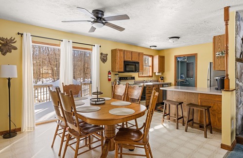 Pocono Lake House | Cozy Pocono Ranch in Arrowhead Lake