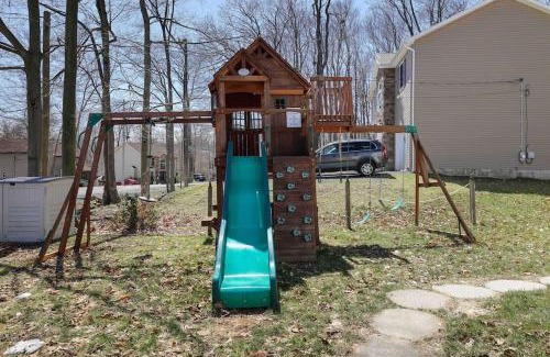 Tobyhanna House | Cozy Poconos Mountain House with 3 bedrooms