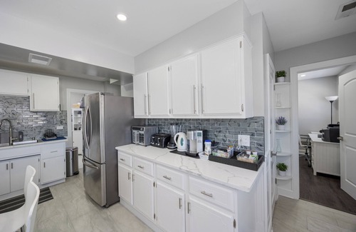 Tinley Park House | Cozy/Private 3 BR nestled on an acre of Serenity