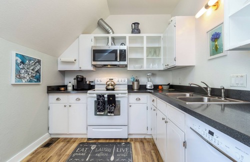 Walla Walla Apartment | Cozy private apartment in a historic Victorian house close to downtown