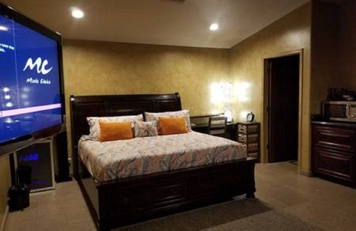 Copperwood House | Cozy private entrance to stunning guest house
