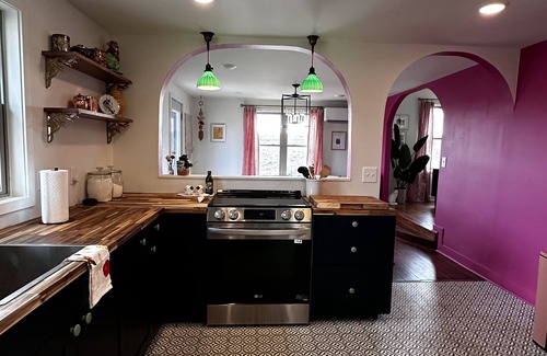 Gregory County House | Cozy & Private Home in Burke