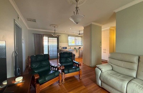 Bentleigh Apartment | Cozy Private Room | 1min to Station & Cafes