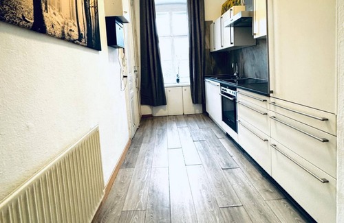 Hernals Apartment | Cozy Private Room | Shared Apt Near Stadthalle